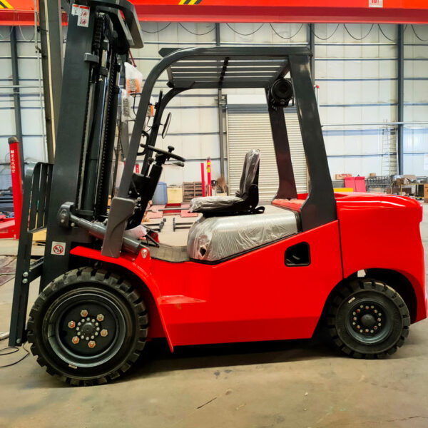 2.5-5 Ton Diesel Forklift | Hydraulic Lifter 3 Stage Mast