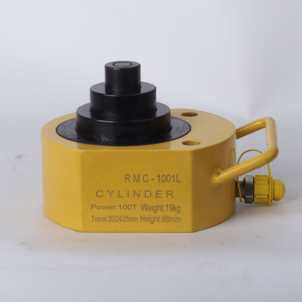 Detail view of hollow plunger through‑hole structure on hollow hydraulic cylinder jack