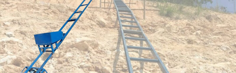 Inclined material conveying platform hoist for factory production line material lifting and transfer