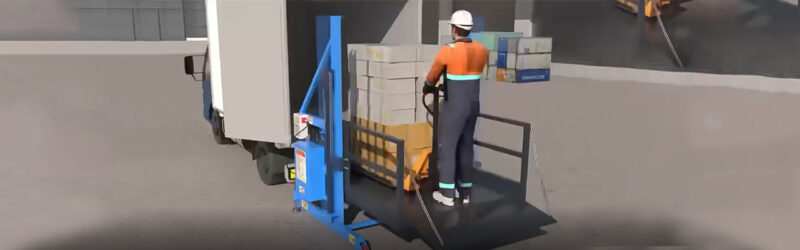 Mobile loading and unloading platform lift for warehouse, logistics and factory material handling
